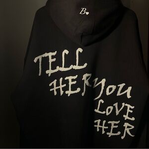 Tell her you love her hoodie